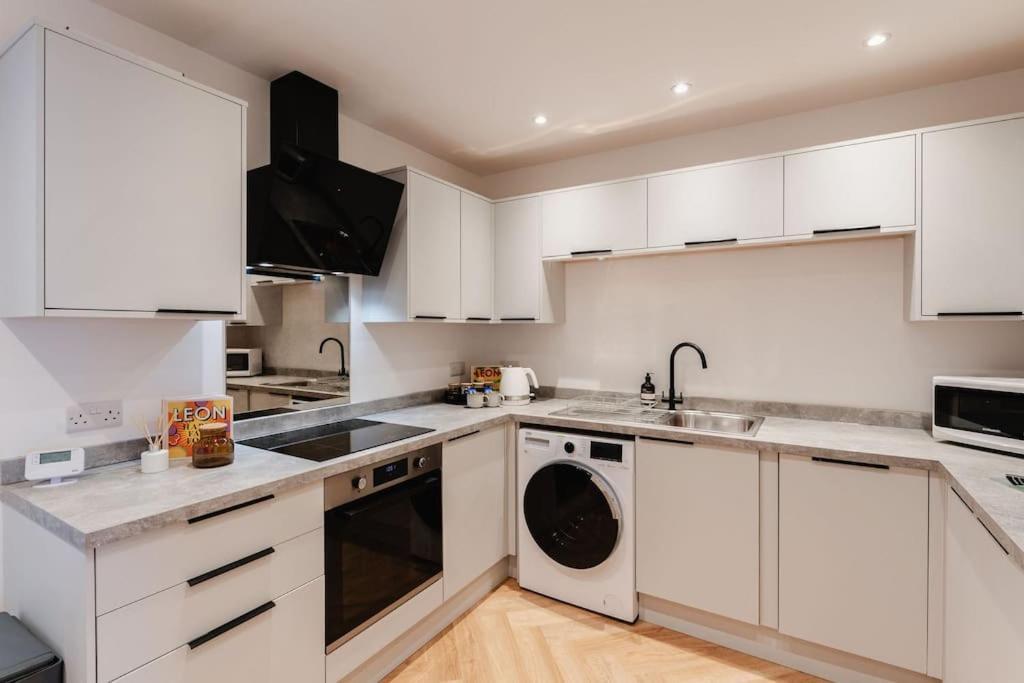 Boutique Apartment - Mazerystays Exley Екстер'єр фото